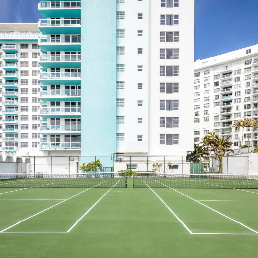 Oceanside Tennis Courts at Seacoast Suites
